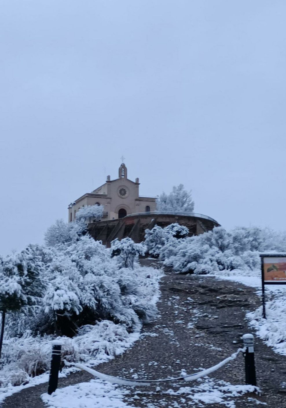 Ermita de Sant Ramon completamente nevada