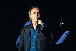 Joan Manuel Serrat presenta su nuevo disco en Cornellà