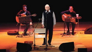 Raimon actua al Teatre Mercè Rodoreda de Sant Joan Despí