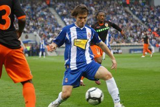 L'Espanyol ensopega amb el València a Cornellà-El Prat