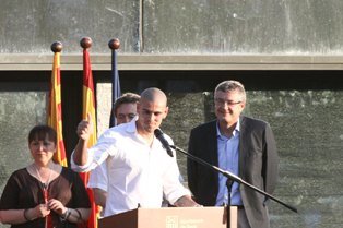 Víctor Valdés, emocionat amb l’homenatge de Gavà 