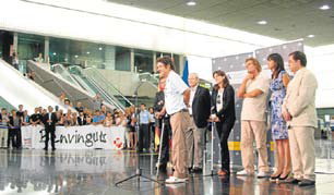 Albert Vilalta y Roque Pascual llegan al Aeropuerto del Prat