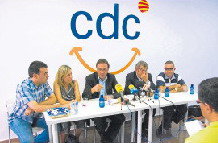 El diputat Josep Rull afirma en roda de premsa que el soterrament de les vies a Sant Feliu de Llobregat és prioritari per a ciu