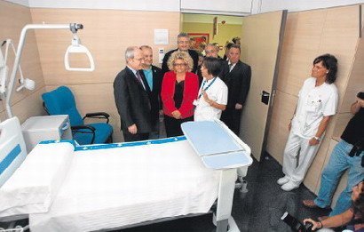 El President Montilla inaugura nuevas dependencias del Hospital de Viladecans