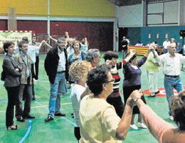 El poliesportiu Jaume March acull una ballada de sardanes