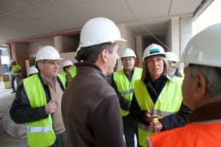L’ALCALDESSA, NÚRIA MARÍN, VISITA LA CONSTRUCCIÓ DEL NOU EDIFICI DE L’ESCOLA MÀRIUS TORRES