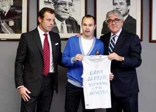 L'Espanyol i Andres Iniesta homenatjan Dani Jarque