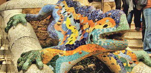 Les artistes santjustenques Carme Malaret i Puri Martín han reproduït el drac de Gaudí que troba al Parc Güell