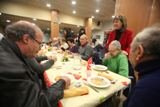 L’ALCALDESSA, NÚRIA MARÍN, ACOMPANYA ELS USUARIS DELS CASALS MUNICIPALS