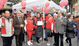 Los diablos de Castelldefels encabezando el pasacalles de la Festa Major d’Hivern.
