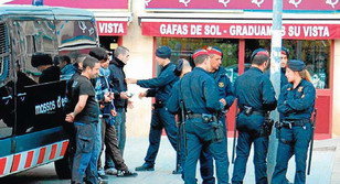 Els Mossos detenen 8 atracadors que actuaven en urbanitzacions catalanes