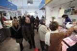 L'alcalde inaugura el renovat mercat municipal