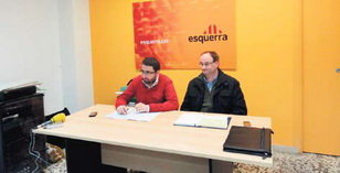 El senyor Valentí Esteve denunciant la multa del CAT a la seu d’ERC L’H el passat 27 de gener.