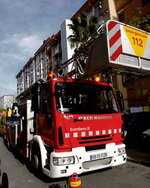 Un incendi crema una nau industrial de l’Hospitalet