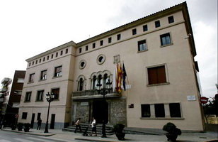 El ple de l’ajuntament de Cornellà de Llobregat aprova adherir-se a la plataforma somescola.cat 