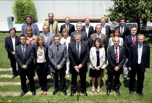 Foto de família dels regidors de l’Ajuntament del Gavà pels propers quatre anys