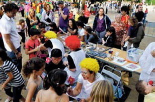 Gran acollida a la Festa de Cloenda de les activitats extraescolars 2010-2011