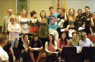 32 alumnes finalitzen el Curs de Formació Ocupacional de Treballadores Familiars i el Programa (PQPI)