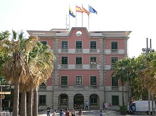 L'Ajuntament de Castelldefels modifica l'organigrama municipal