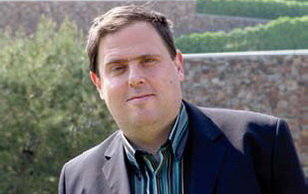 L’alcalde Oriol Junqueras es rebaixa el sou un 38% i hi renuncia mentre sigui eurodiputat