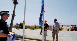 Bandera Blava i “Q” de Qualitat Turística per a la platja de Castelldefels