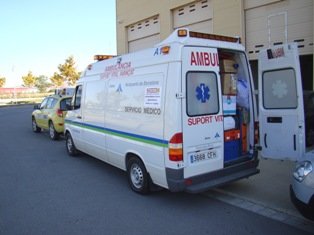 L’Aeroport d'El Prat envia una ambulància als campaments de Tindouf (Sàhara Occidental)