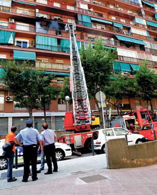 Incendi a un edifici de Can Serra