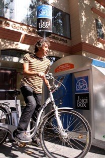Sant Boi estrena 17 aparcaments segurs per a bicicletes