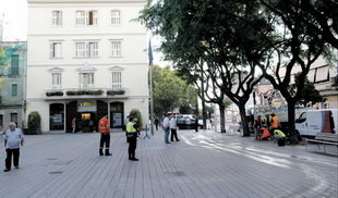 El Ayuntamiento de Sant Boi desmantela la carpa de los “indignados”