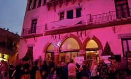 Sant Vicenç dels Horts s’ha sumat al rosa contra el càncer de mama