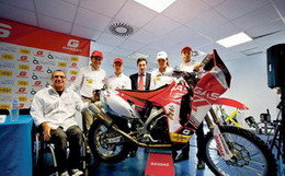 La Fundación Step by Step de Hospitalet de Llobregat presenta el equipo para el próximo Dakar