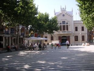 Ferits lleus un nen de 5 anys i una dona per l'explosió de dues bombones de gas butà