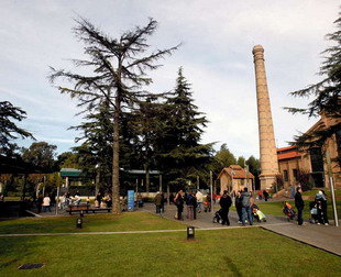 L’Ajuntament de Cornellà apropa la màquina de vapor als ciutadans