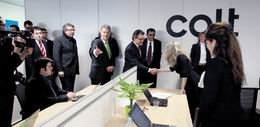 El presidente de la Generalitat Artur Mas en la empresa Colt de Cornellà