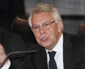 El foro Cornellà Creació entra en campaña electoral con Felipe González