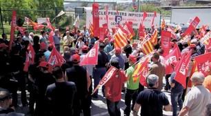 Dos-cents treballadors i delegats sindicals es manifesten a les portes de l’antiga Printer de Sant Vicenç dels Horts