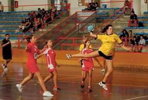 L’Escola d’Handbol es promociona als centres escolars de Torrelles de Llobregat