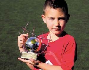 Homenatge al petit futbolista Iván Lamuela