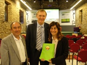 Unió de Pagesos fa arribar personalment al comissari europeu de Medi Ambient documentació per denunciar que la Generalitat ofereix a Adelson terrenys protegits del Parc Agrari del Baix Llobregat