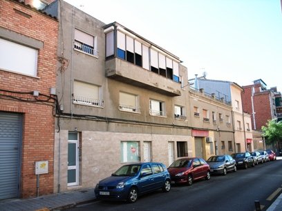 Se hunde la cubierta de un edificio en Sant Boi