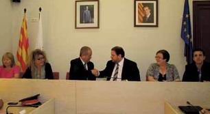 L’Ajuntament i Interior signen l’adhesió de Sant Vicenç a la xarxa RESCAT i al programari SIPCAT