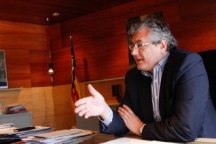 El Ayuntamiento de Gavà centraliza servicios y suprime organismos autónomos