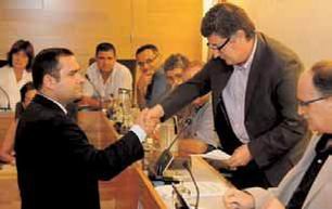 El nou regidor Francisco Maraver, del PP, pren possessió