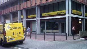 Vecinos del barrio de La Florida de L’Hospitalet reclaman la puesta en marcha de la oficina de Correos