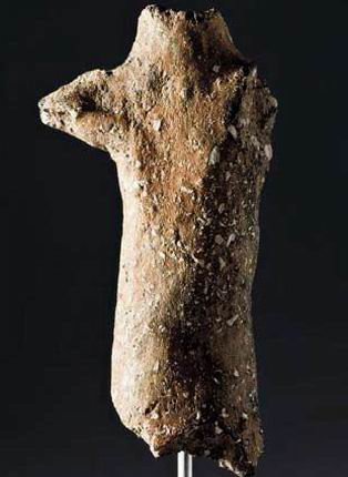 Hallan la estatua humana de cerámica más antigua de la península Ibérica