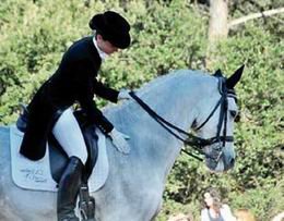 Lucía Gallardo, campiona absoluta de Catalunya de doma clàssica