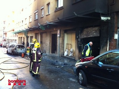 Dos ferits greus i dos lleus en una explosió en un local d'Esplugues de Llobregat