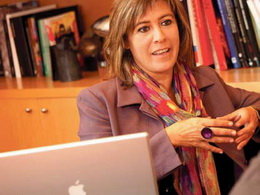 L’alcaldessa reitera la seva petició a la Generalitat de gestionar els habitatges públics