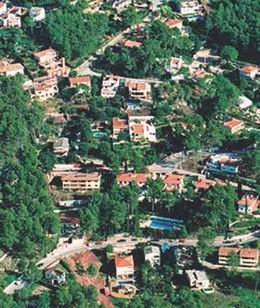 La població de Castellví a 1 de gener del 2012 era de 1.757 persones, 35 menys que un any abans