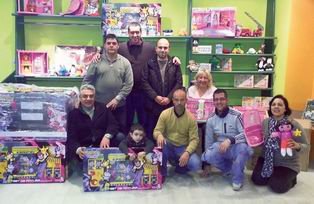El grupo municipal de PxC entregó juguetes a 108 familias de Sant Boi